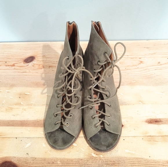 Charlotte Russe Green Faux Suede Open Toe Ankle Booties Womens Size 9 Lace Up - Picture 4 of 11